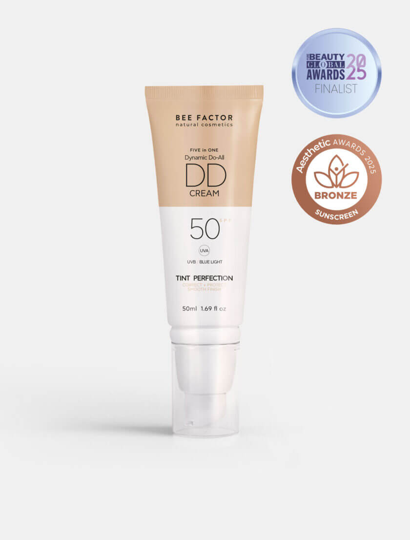 Η 5 in 1 DD Κρέμα Προσώπου SPF50 Bee Factor, για προστασία από UVB, UVA και μπλε ακτινοβολία, στην απόχρωση Shade 01. Ιδανική για όλους τους τύπους δέρματος, με τελειοποιημένο φινίρισμα και προστασία SPF 50. Βραβευμένη με Finalist στα Beauty Global Awards 2025 και Bronze στα Aesthetic Awards 2025 για την κατηγορία Sunscreen. Διαθέσιμη στο Eiria Cosmetics.
