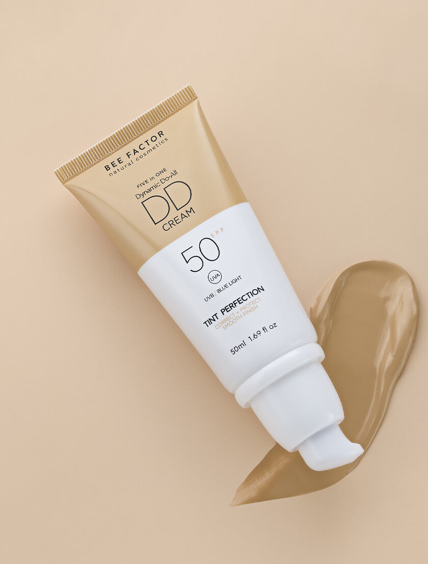 Κρέμα προσώπου 5 in 1 DD SPF50 από την Bee Factor, αποχρώση 02, με προστασία από UVA, UVB και μπλε φως. Ιδανική για καθημερινή χρήση, με άψογη κάλυψη και φυσική όψη. Διαθέσιμη στο Eiria Cosmetics.